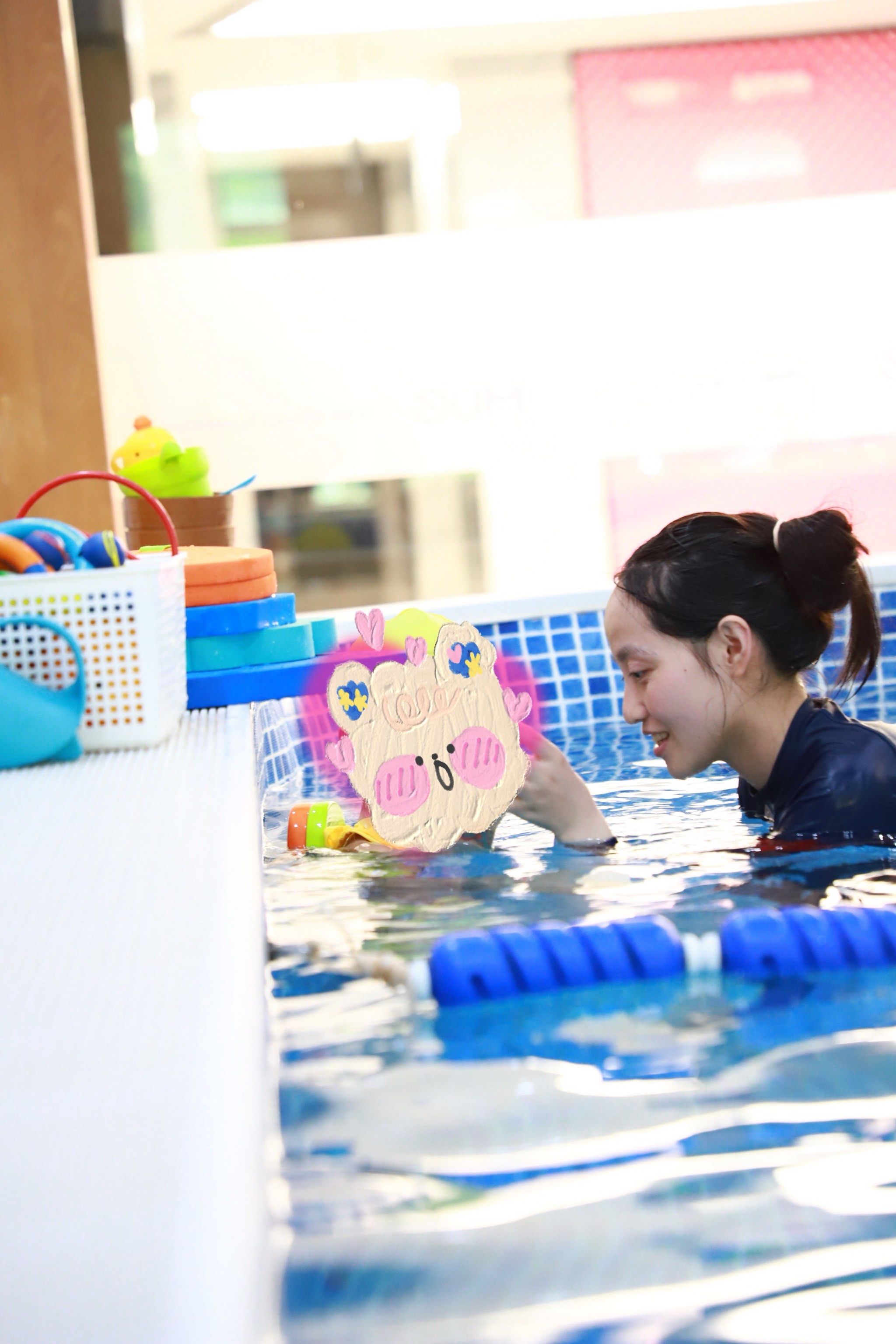 9293宝宝的成长离不开水育,让他在水中