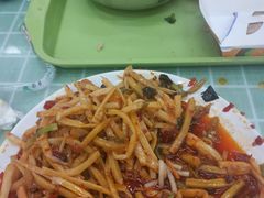 酸笋炒肥肠-红鼻子桂林米粉(金唐新光界店)