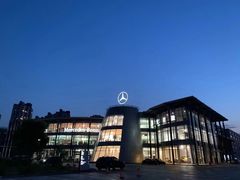 -奔驰北京极光星徽(四元桥店)