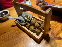 -野山舂·贵州现舂酸汤火锅(鸿通城店)