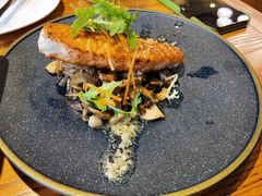香煎三文鱼-SEN CASTLE城堡西餐(创意设计中心店)