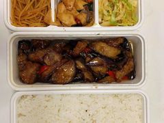 -关东小磨东北菜(上海长风大悦城店)