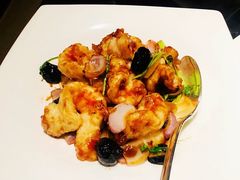 黑蒜大千爆虾球-北京四季酒店·采逸轩