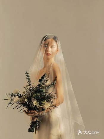 热度非常高的婚纱照风格＿光影婚纱照