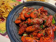 -肥肥虾庄·金牌油焖大虾(汉街SKP店)