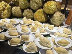 -雍容荟帝王蟹活龙虾展台自助(IFS黑金店)