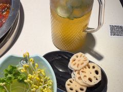 -茅草房·河畔园林火锅
