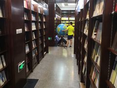 -新华书店(泉城路店)