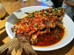 香煎大鲫鱼-费大厨辣椒炒肉(万家丽一店)