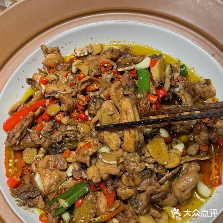 岁末聚此燃爆新年氛围感春节不打烊[礼花]