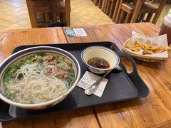 -云阿蛮云南生烫牛肉米线(奉贤路店)