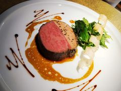 和牛佐鸭肝配波特酒汁和牛肉清汤-L'ATELIER de Joel Robuchon(外滩18号店)
