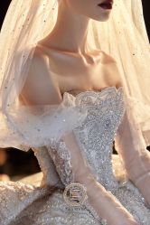 点击看大图 -Renee芮亦婚纱