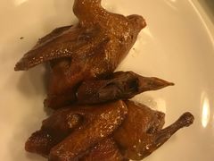 脆皮乳鸽-唐宫海鲜舫