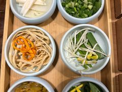 -银米·云南传统过桥米线(双廊黑金冠店)