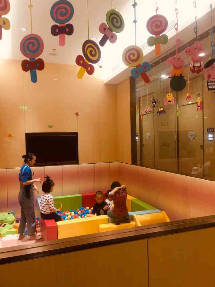 海底捞火锅(绚荟城店)-"海底捞的服务不是浪得虚名的全程关注客人.