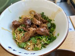 -钢阳酸菜红烧牛肉面(季乐路店)