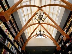 -钟书阁(松江泰晤士小镇店)