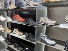 -SALOMON萨洛蒙(长沙国金街店)