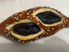 碱水黑芝麻奶酥-CARINO BAKERY&CAFE(人广来福士店)