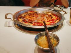 -潮火锅·麻辣牛肉火锅(观音桥方圆·LIVE店)