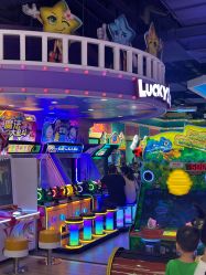 -LuckyStar幸运星家庭娱乐中心(东莞国贸店)