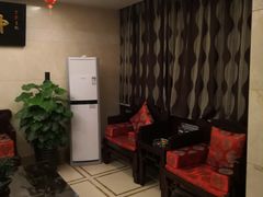 -鲁班小馆(政四街店)