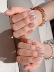 -丽心自助美甲美睫