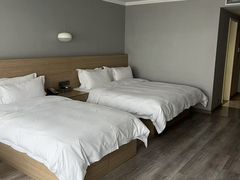-清能·清江酒店(夷陵广场CBD中心店)