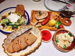煎莫斯科香肠-俄士厨房(时代天街店)