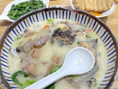招牌梭边鱼粉-鲜越鲜鱼粉(财富购物中心店)