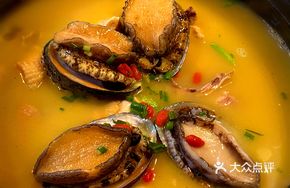 Imperial Shark's Fin and Abalone养生 Pot