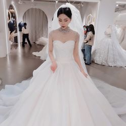 -艾米丽婚纱礼服