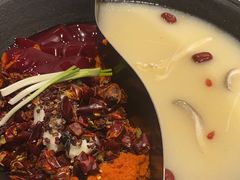 -鹿鸣山草本茶香火锅(园西路店)