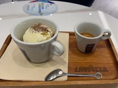 -LAVAZZA拉瓦萨咖啡(上海金融街店)