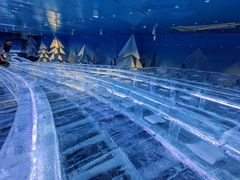 -西安银基冰雪世界