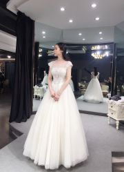 -艾米丽婚纱礼服