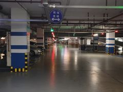 -百联中环购物广场-停车场