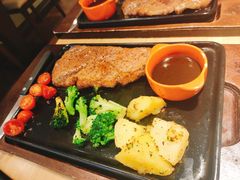-必胜客(WOW中心城店)