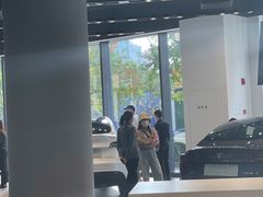 -TESLA 特斯拉(上海太古汇体验店)