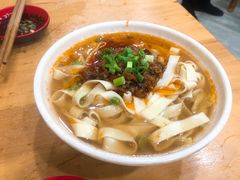 -雷祖芳老妈蹄花店