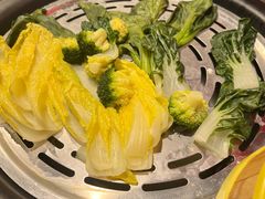 西兰花-日进一片海.生腌海鲜火锅.宵夜烧烤(三里屯总店)