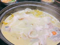 女王锅-小椒娘撒椒鱼火锅(三八广场店)