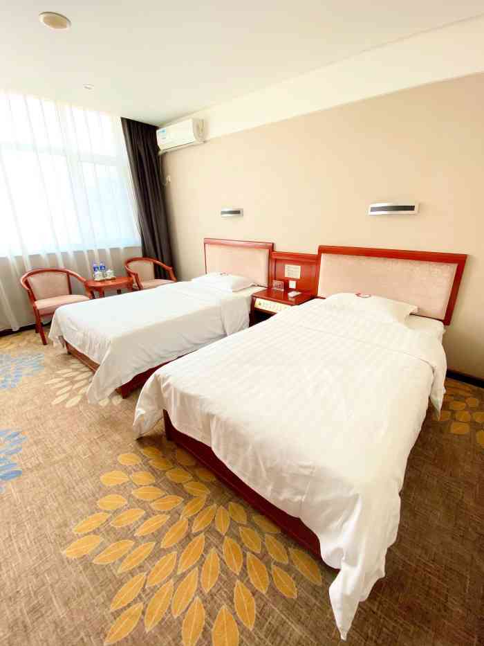 银河大酒店(天津津塘公路钢管公司轻轨站店)-"银河大酒店位于津塘公路