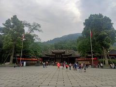 -峨眉山报国寺