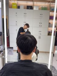 -苏豪路易士·嘉玛发廊