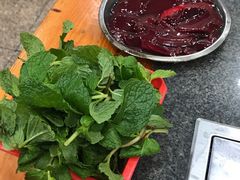 薄荷叶子-阿妈土锅鸡