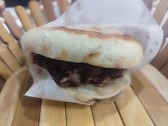 -闫家驴肉老店(华电一校店)