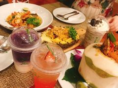 -Chom Cafe and Restaurant