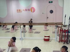 -韵姿少儿舞蹈(北外滩校区)